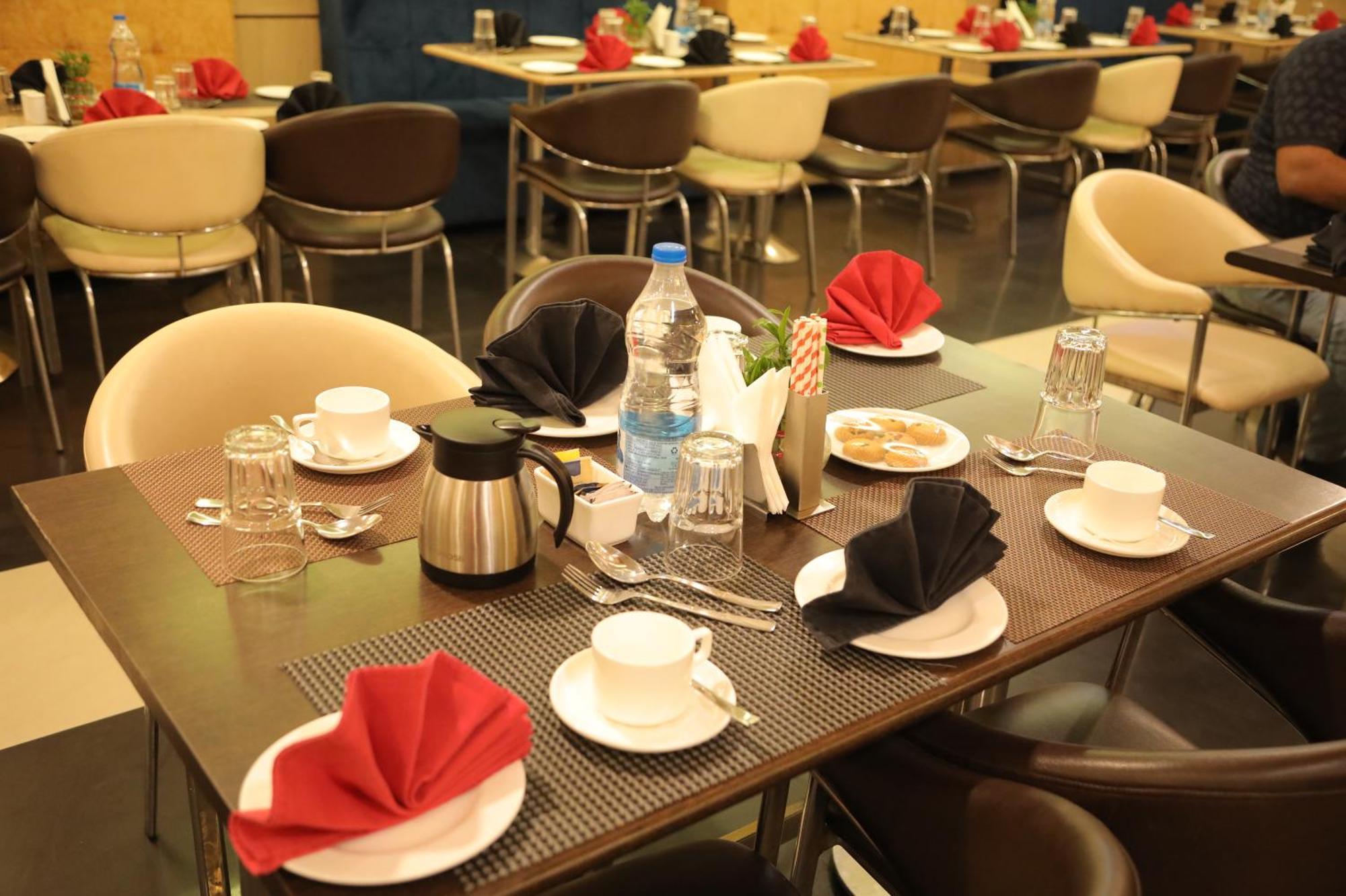Hyphen Haridwar Grand Hotel Exterior foto